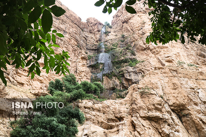 راه بازدید گردشگران از آبشار "پیران" باز شد