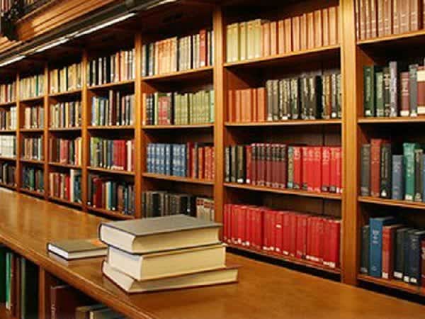 توسعه خدمات کتابخانه‌ای در حاشیه شهرها و مناطق روستایی ضروری است