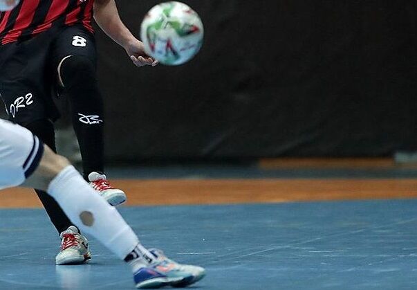 تنور داغ ورزش‌های سالنی در دمای صفر درجه خزان همدان