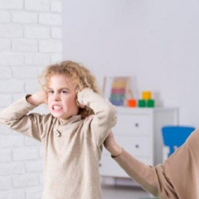 بی‌ادبی توسط کودکان؛ تقلید، جلب توجه یا زنگ خطر؟