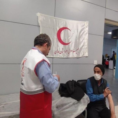 واکسیناسیون 1931 حاجی همدانی پیش از اعزام به سرزمین وحی