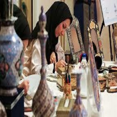 هنر به حمایت نیاز دارد، نه هدایت