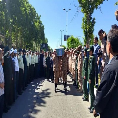 پیکر مطهر شهدای تجاوز رژیم صهیونیستی در نهاوند تشییع شد