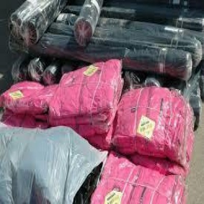 کشف البسه مردانه قاچاق در اسدآباد