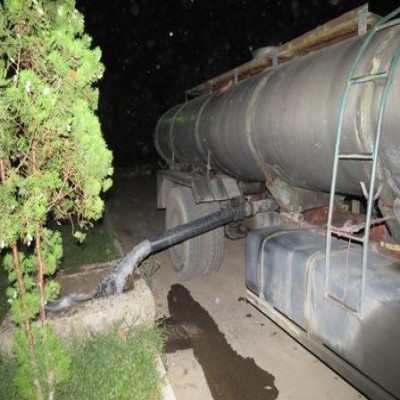 آبیاری با تانکر و فضای سبزی که آب نمی‌خورد!