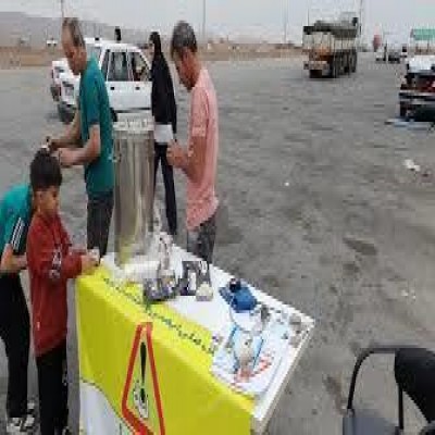 توزیع قهوه بین رانندگان از سوی پلیس همدان