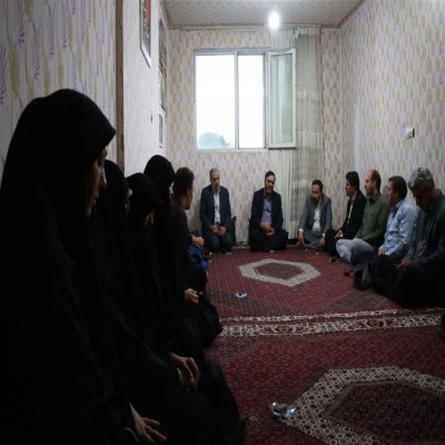 گرامیداشت فداکاری معلم همدانی توسط شهرداری