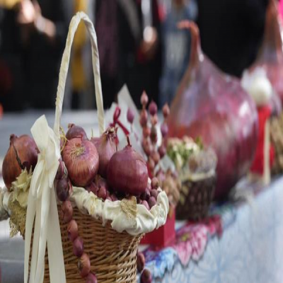 نخستین جشنواره پیاز و گردو در هرسین برگزار شد