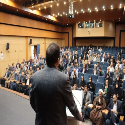 اعتماد مردم با عملکرد صادقانه به‌دست می‌آید و نه با شعار