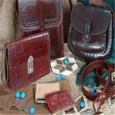 از اتاقی کوچک تا ویژندی مستقل؛ مسیر خلق و بازار چرم‌دوزی از نگاه بانوی همدانی