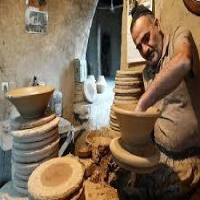 سفال لالجین؛ تولید بر اساس نیاز بازار، از دل زمین به سفره هنر