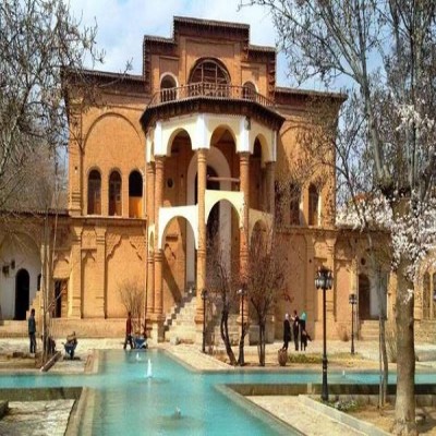 کردستان ظرفیت تبدیل به قطب گردشگری کشور را دارد