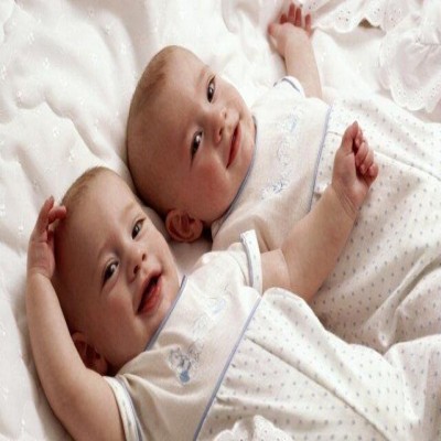 بهره‌مندی 4145 خانوار دارای فرزند چندقلو در همدان از مستمری